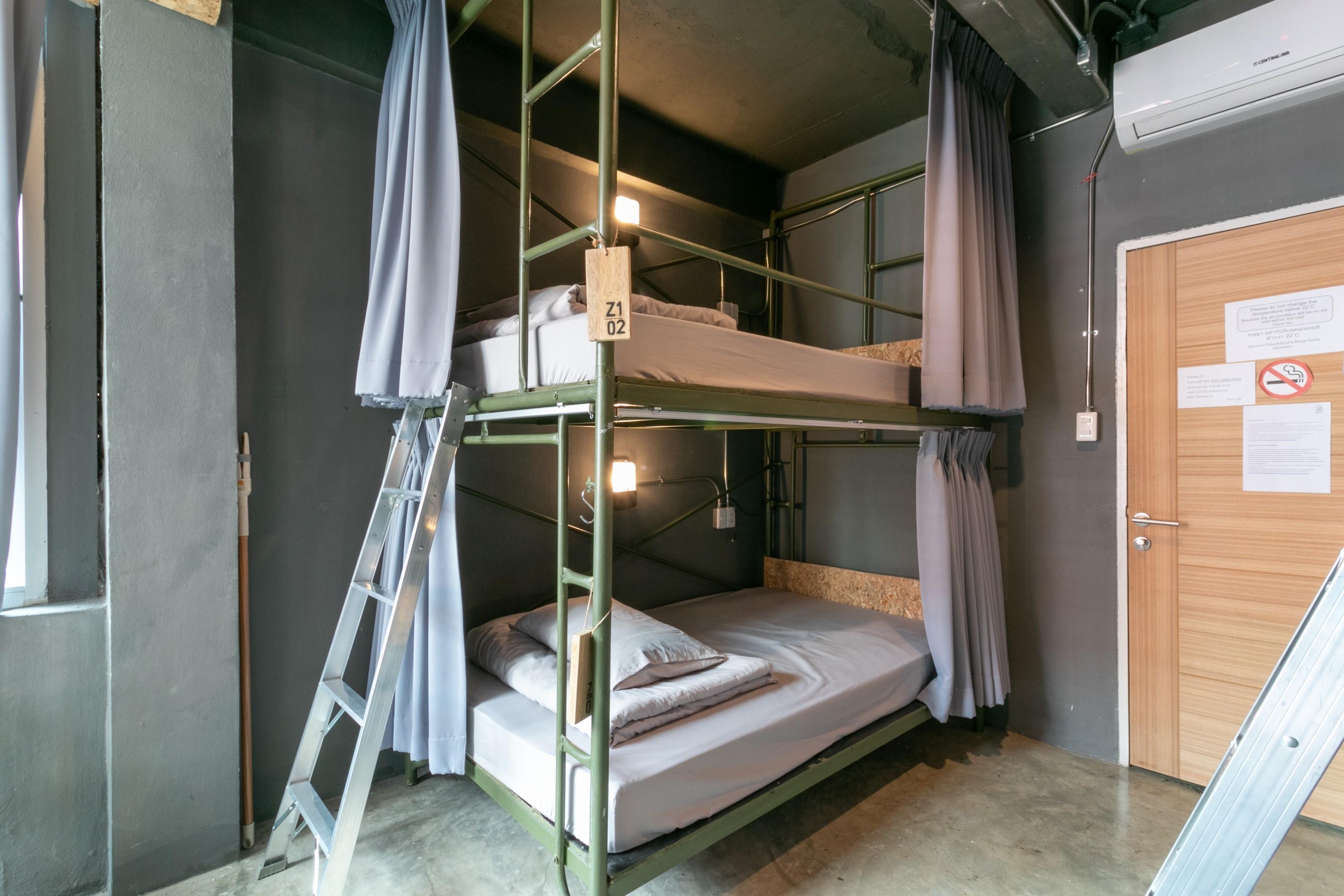 Zhelter'Bkk Hostel Bangkok Exterior photo