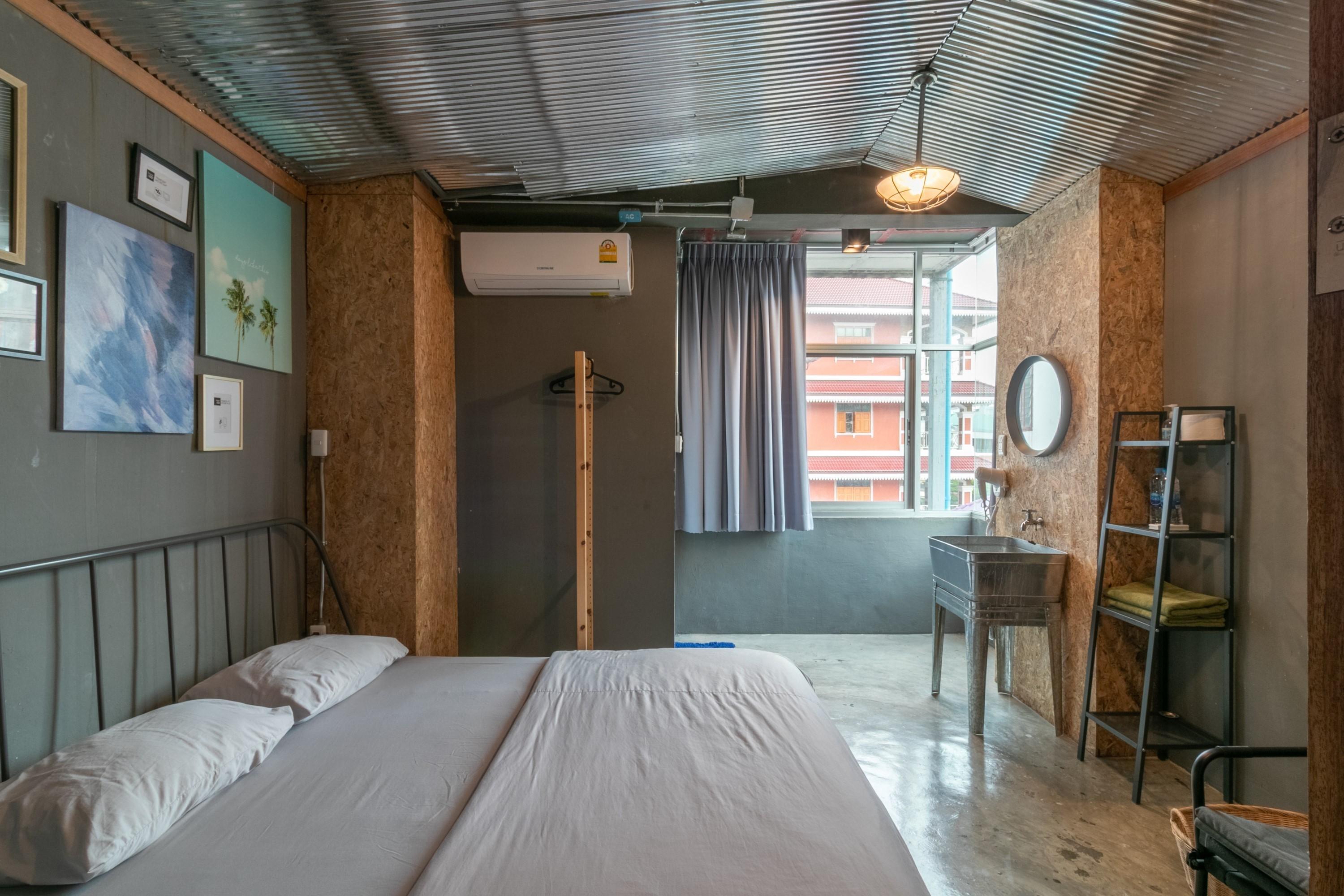 Zhelter'Bkk Hostel Bangkok Exterior photo