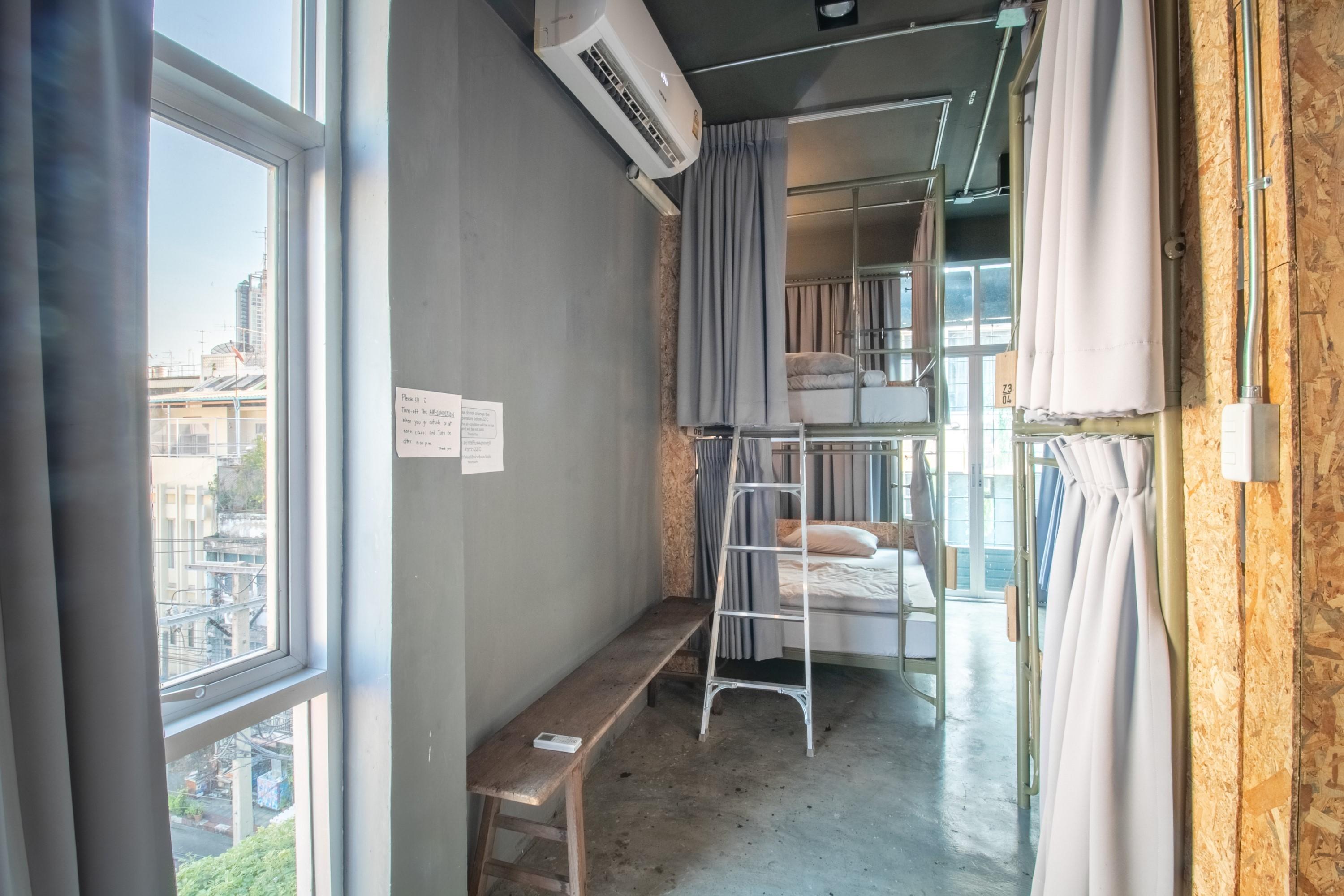 Zhelter'Bkk Hostel Bangkok Exterior photo