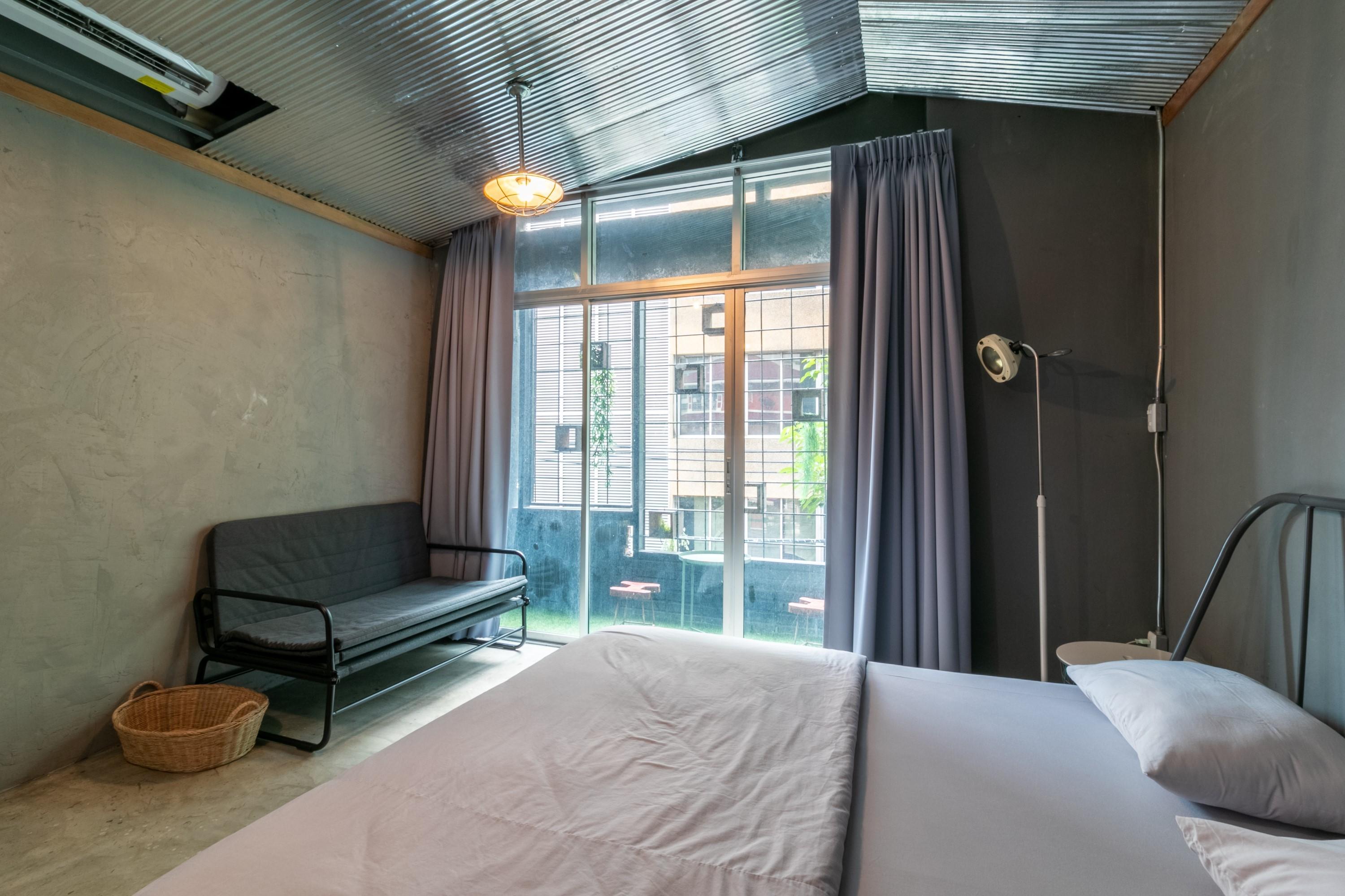 Zhelter'Bkk Hostel Bangkok Exterior photo