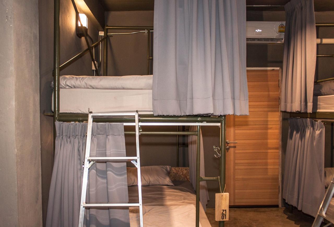 Zhelter'Bkk Hostel Bangkok Exterior photo
