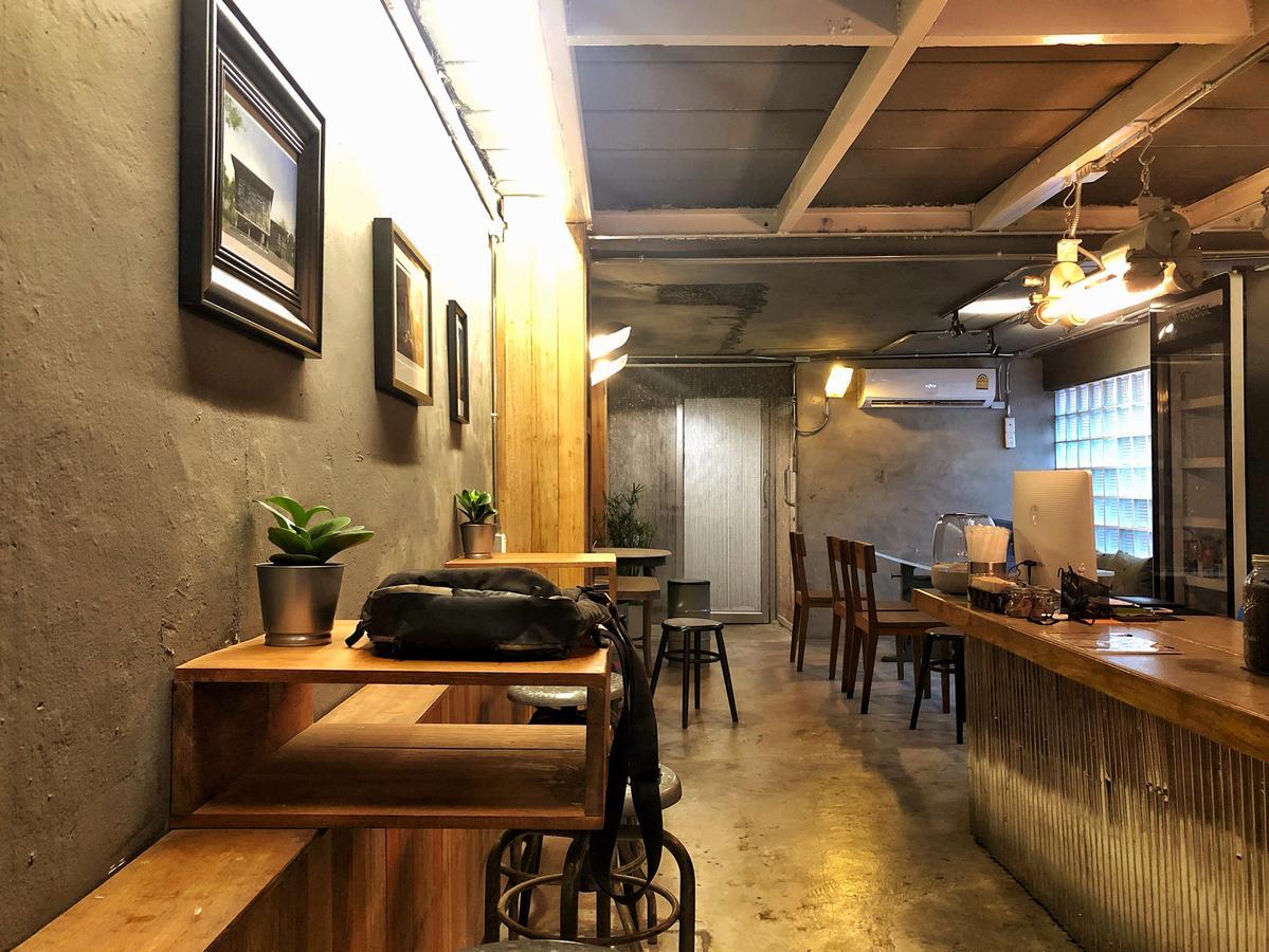 Zhelter'Bkk Hostel Bangkok Exterior photo