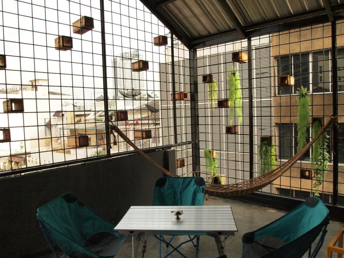 Zhelter'Bkk Hostel Bangkok Exterior photo